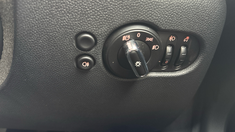 MINI Hatchback 135kW Cooper S Level 2 33kWh 3dr Auto Electric Hatchback